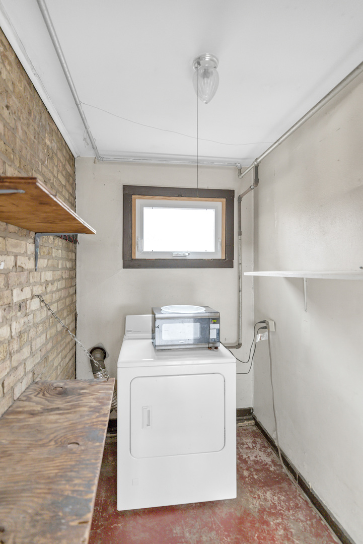 1623 Sawyer Avenue, Glen Ellyn, IL 60137