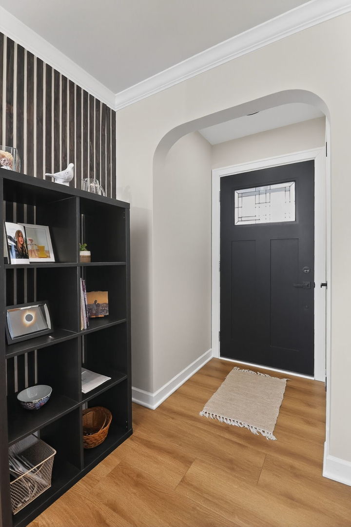 1601 Bristol Avenue, Westchester, IL 60154