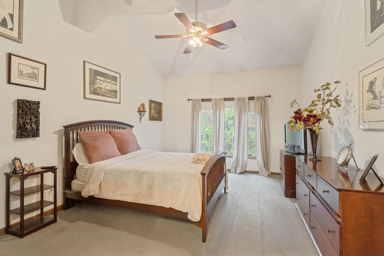 1042 Braemoor Drive #1042B, Downers Grove, IL 60515