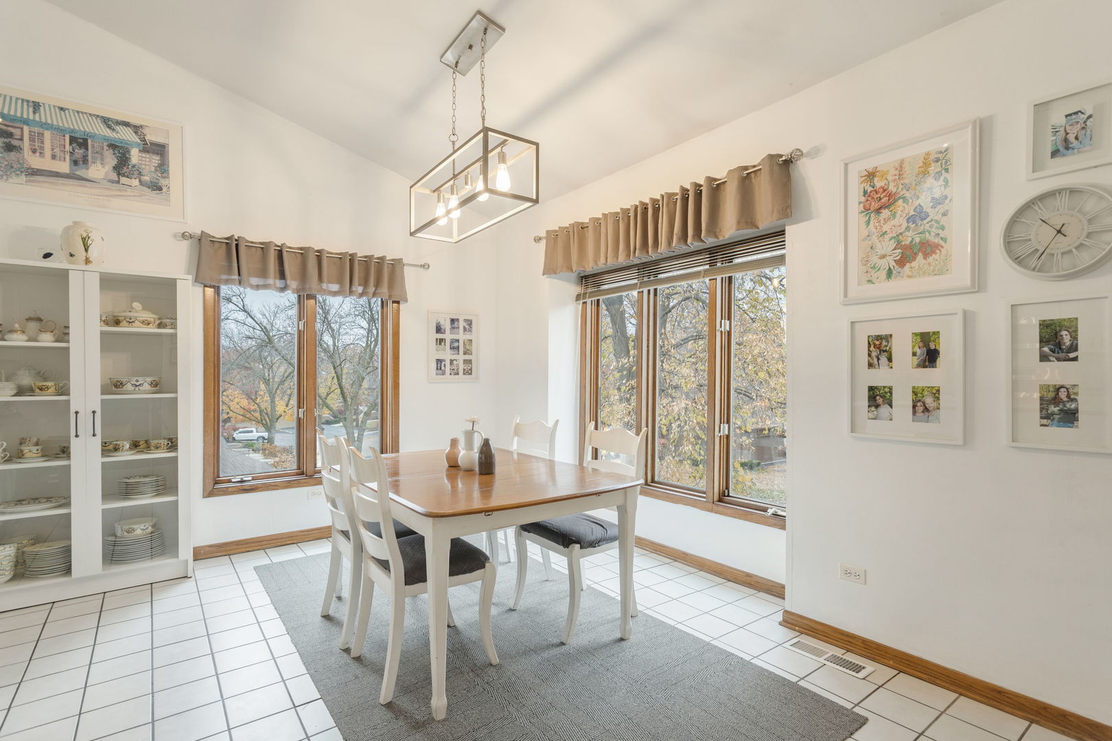 1042 Braemoor Drive #1042B, Downers Grove, IL 60515