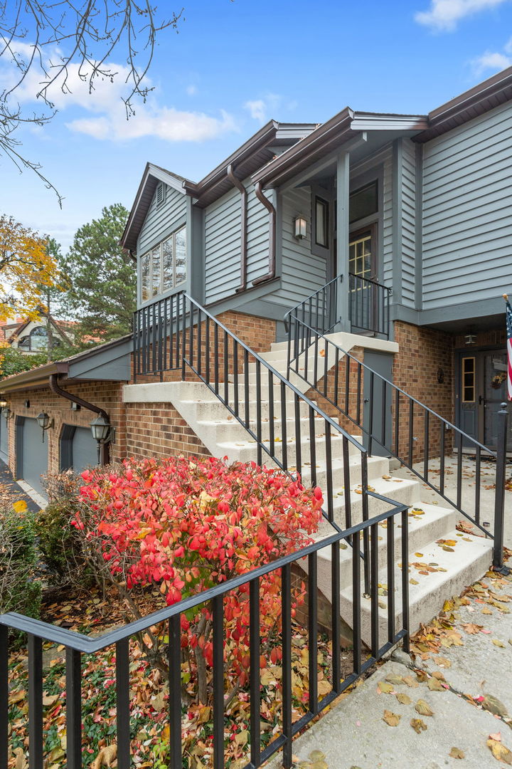 1042 Braemoor Drive #1042B, Downers Grove, IL 60515