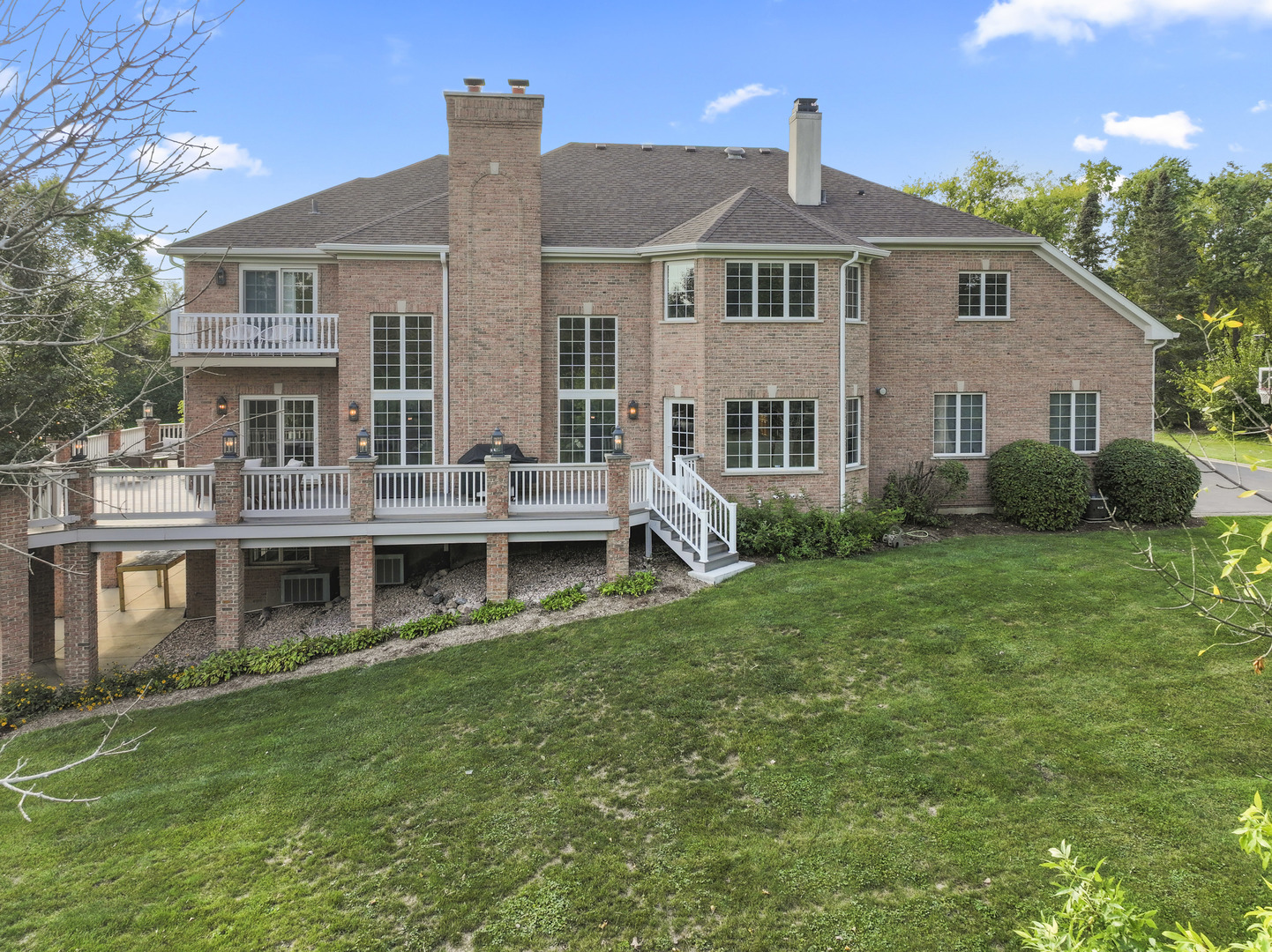 121 Florence Avenue, Inverness, IL 60010