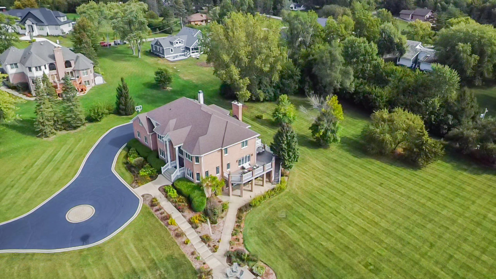 121 Florence Avenue, Inverness, IL 60010