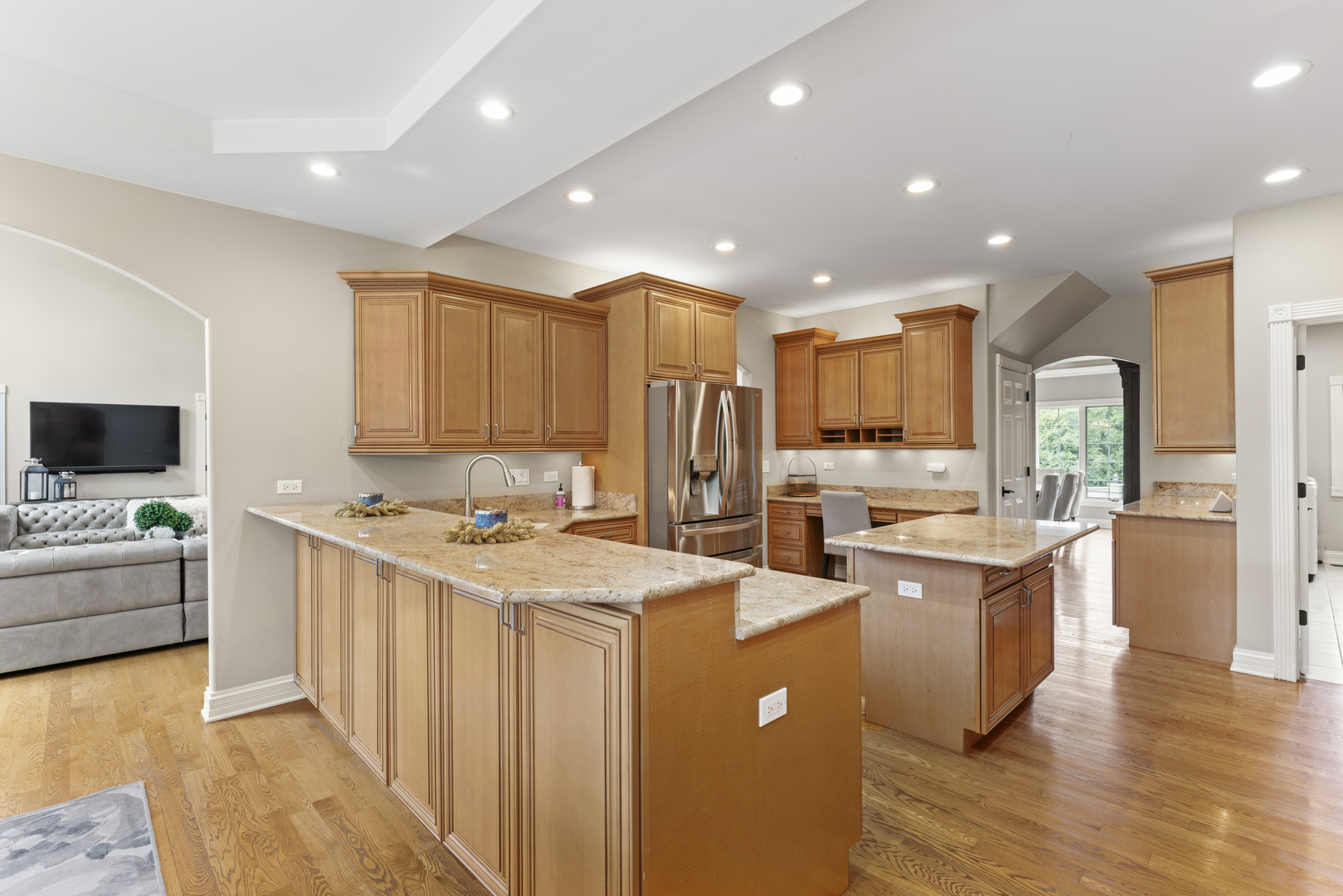 121 Florence Avenue, Inverness, IL 60010