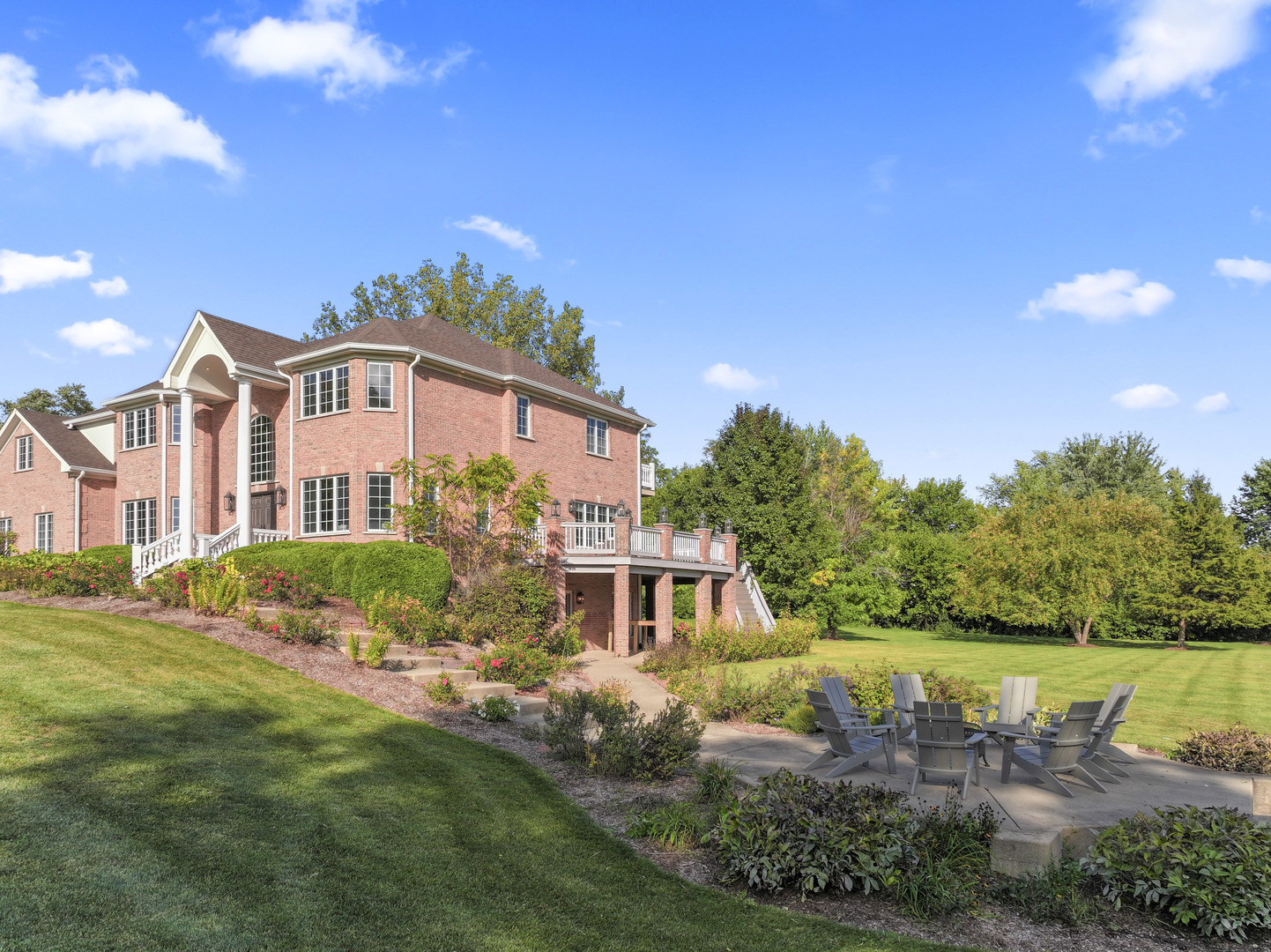 121 Florence Avenue, Inverness, IL 60010