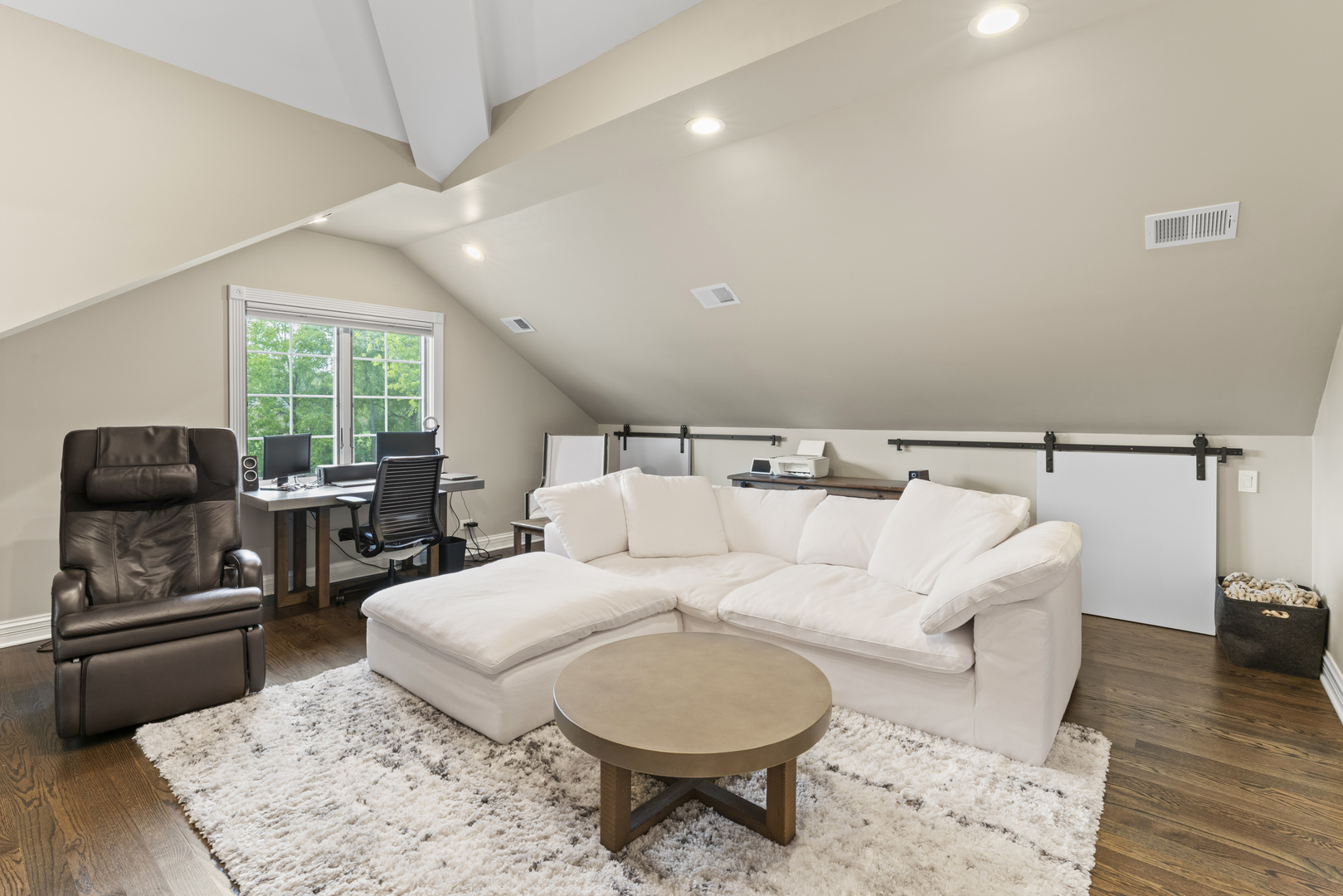 121 Florence Avenue, Inverness, IL 60010