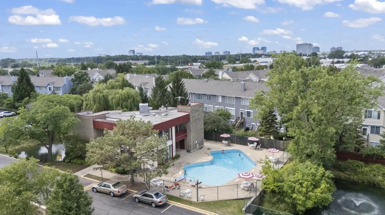 5400 Astor Lane #116, Rolling Meadows, IL 60008