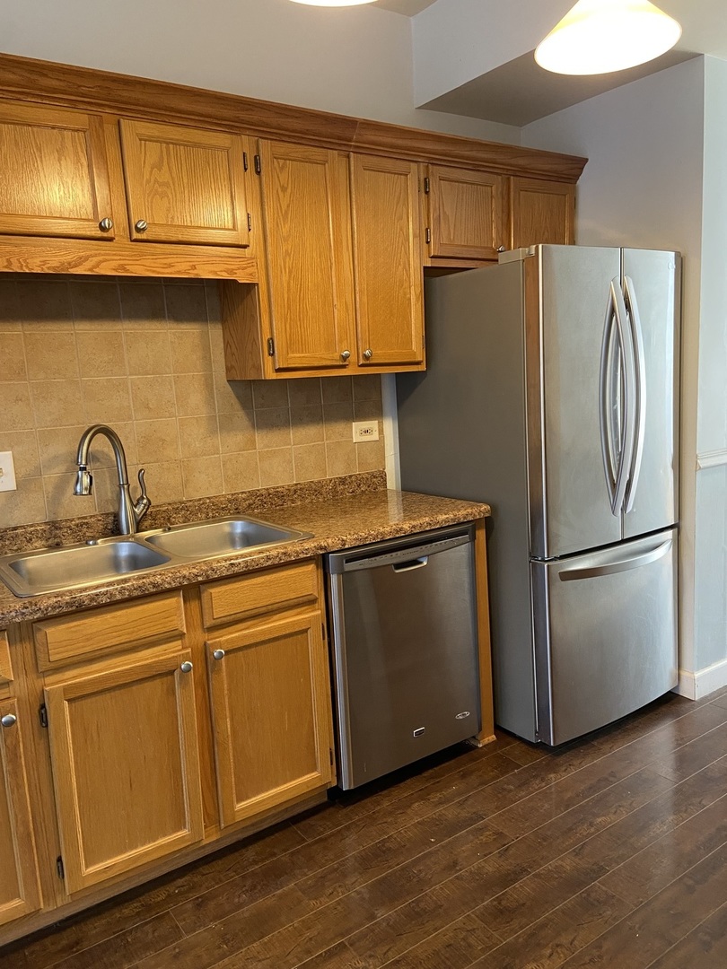 2203 Rossiter Parkway, Plainfield, IL 60586