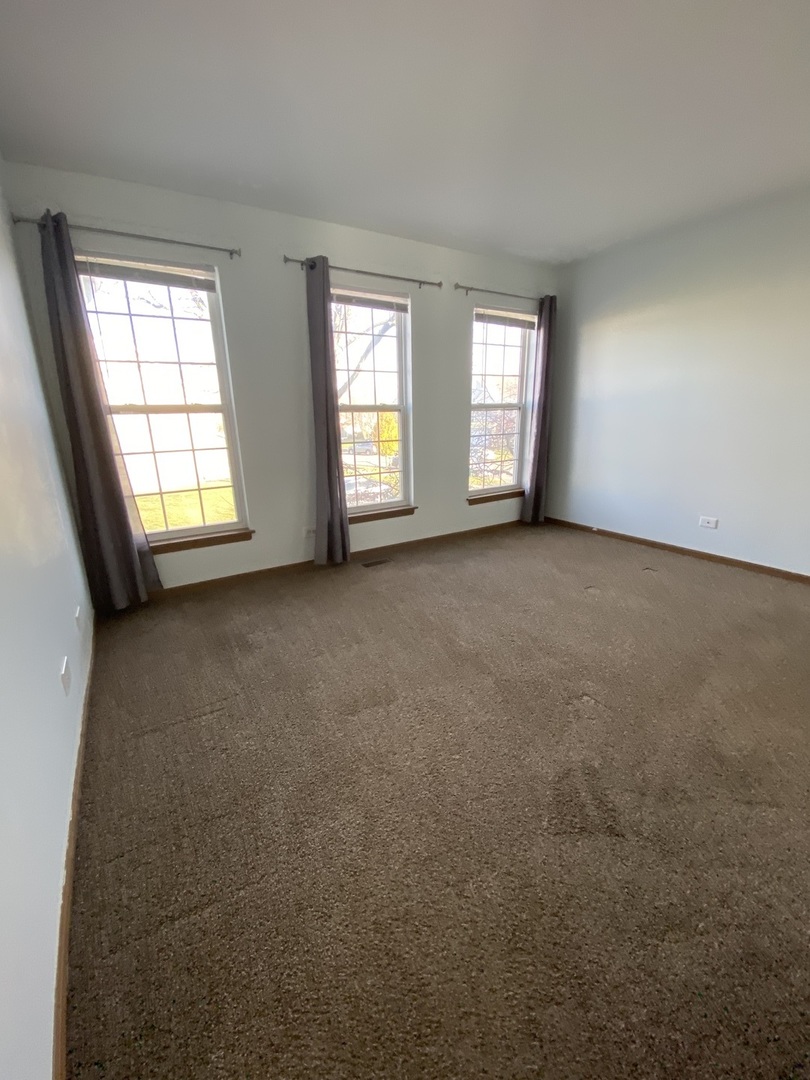 2203 Rossiter Parkway, Plainfield, IL 60586