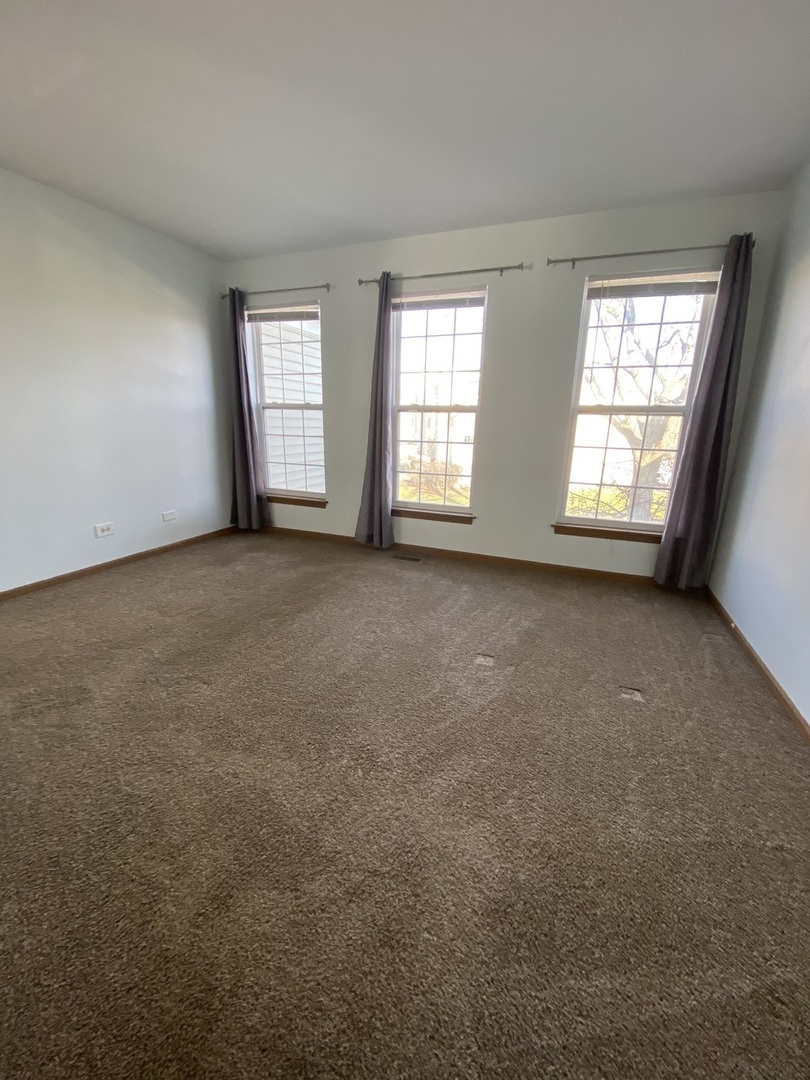 2203 Rossiter Parkway, Plainfield, IL 60586