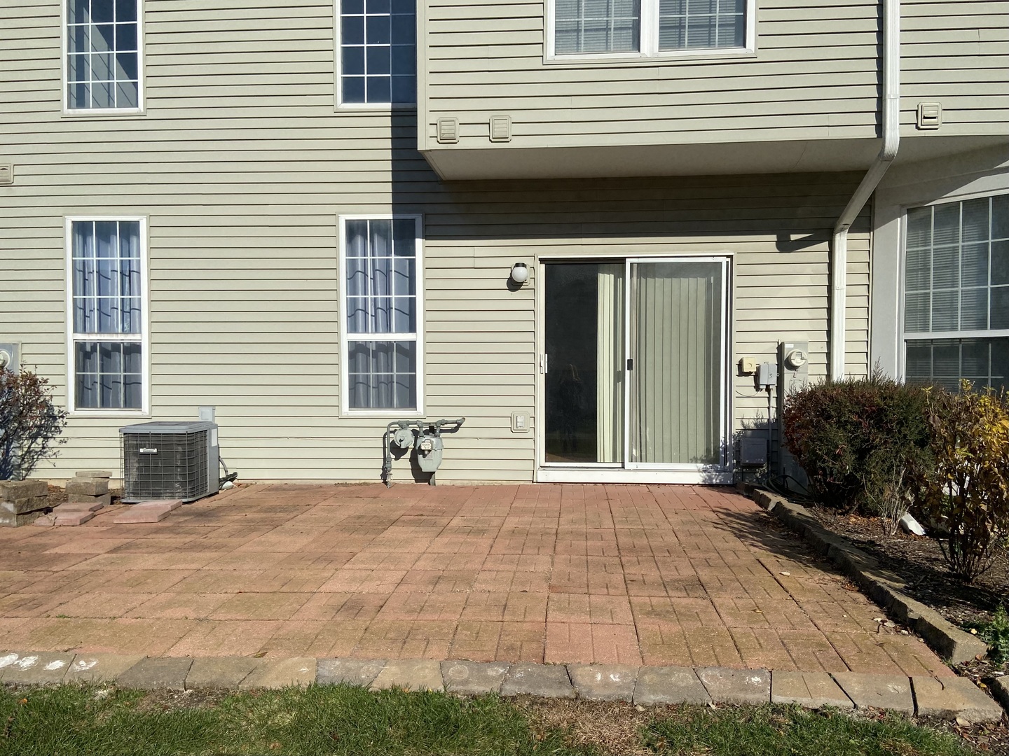 2203 Rossiter Parkway, Plainfield, IL 60586