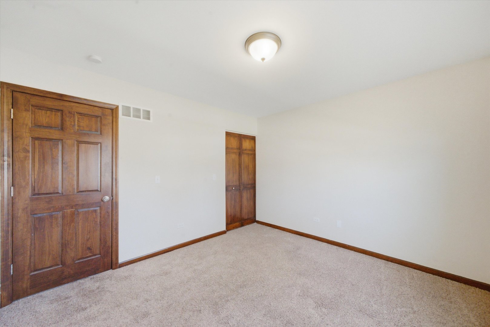 1047 Waterford Cut, Crystal Lake, IL 60014