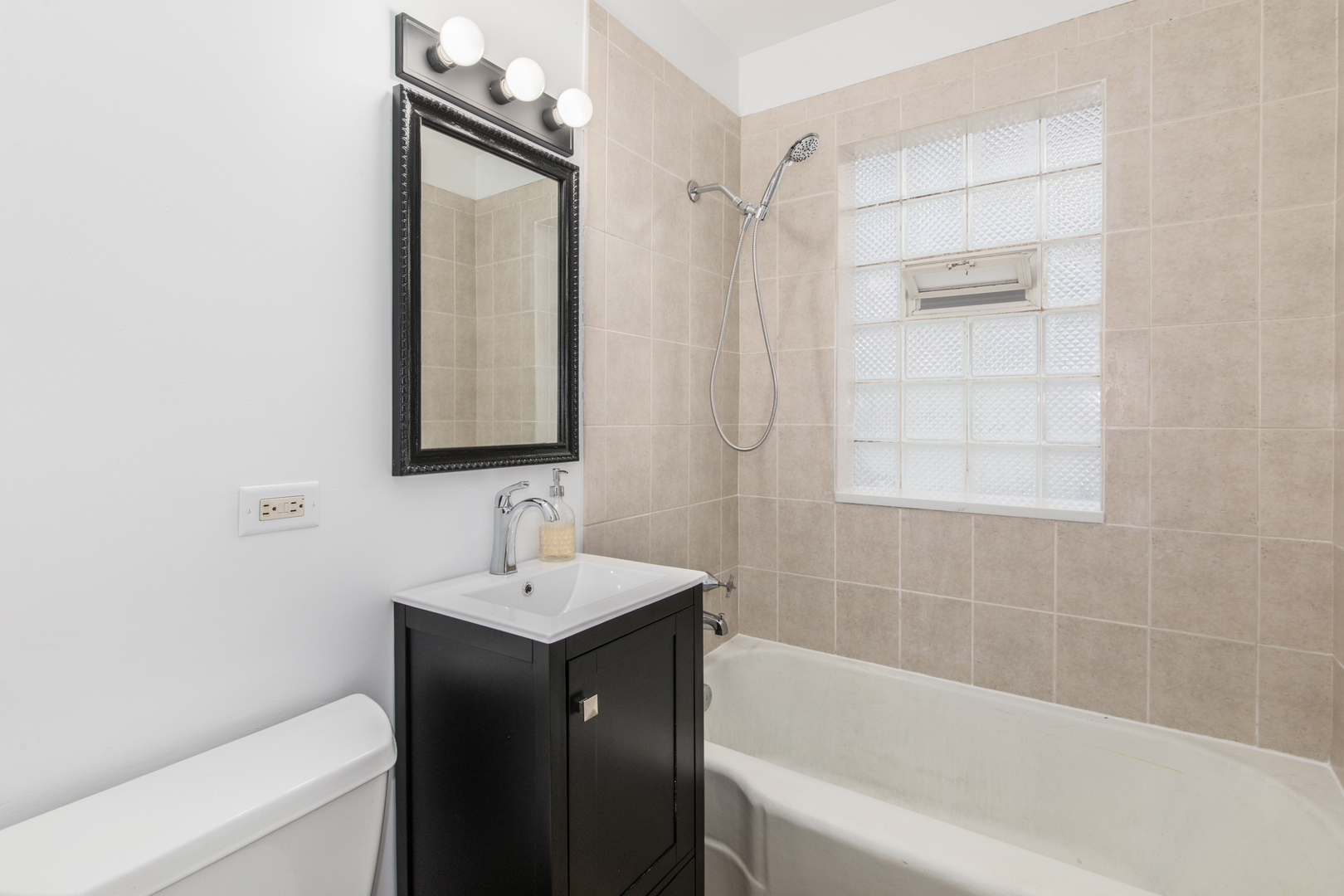 474 E Washington Street, Des Plaines, IL 60016