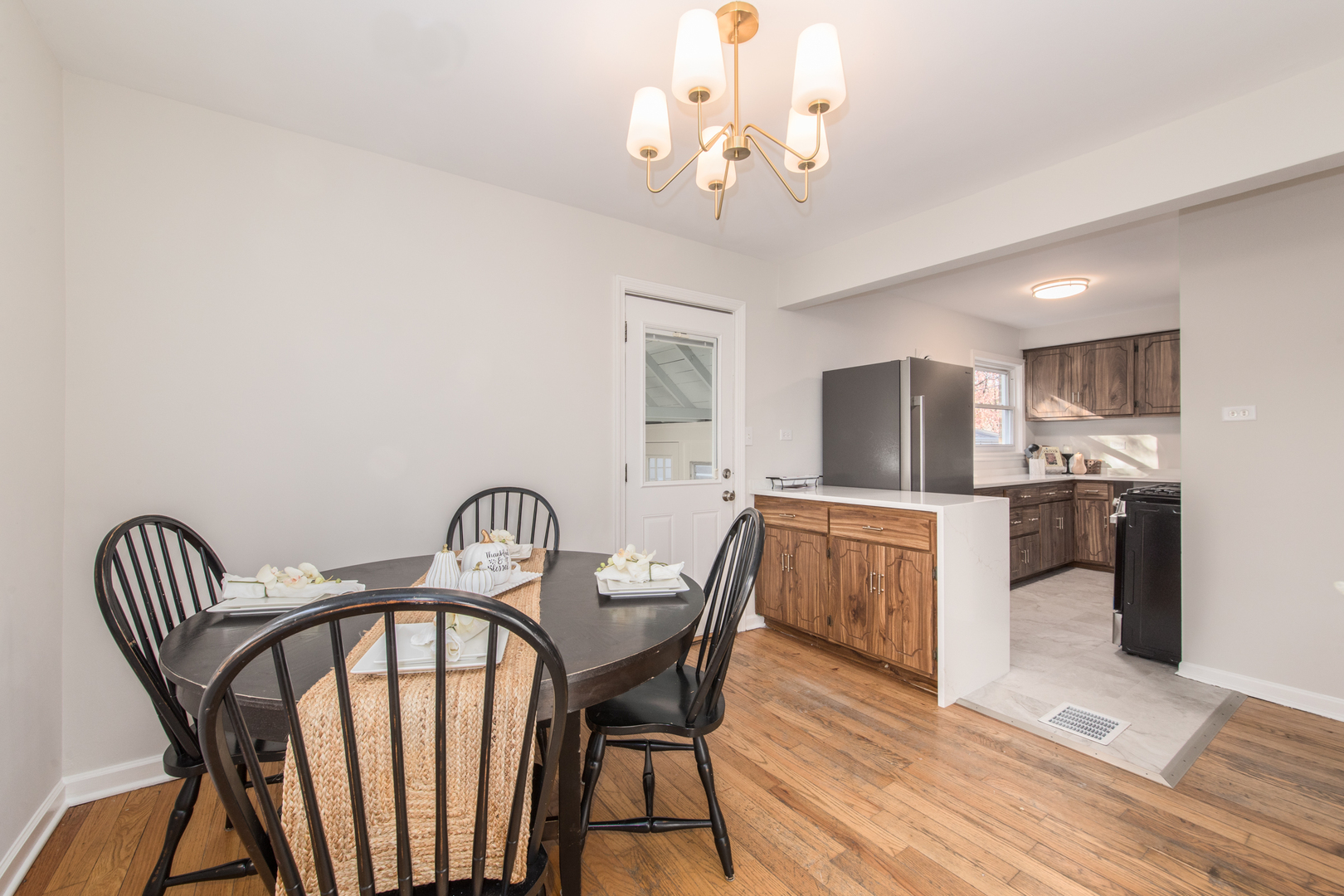 474 E Washington Street, Des Plaines, IL 60016