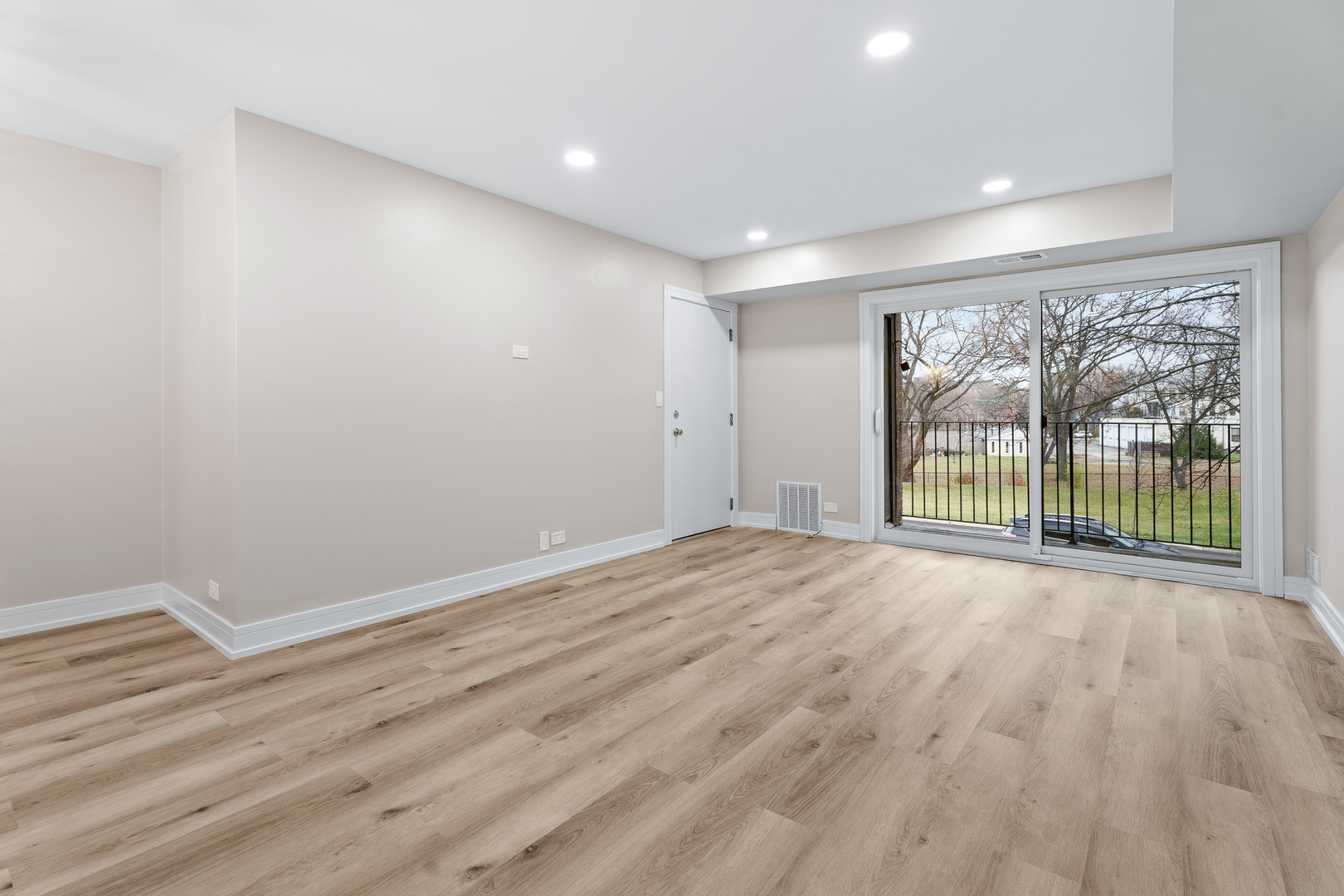 129 W Brandon Court #23, Palatine, IL 60067