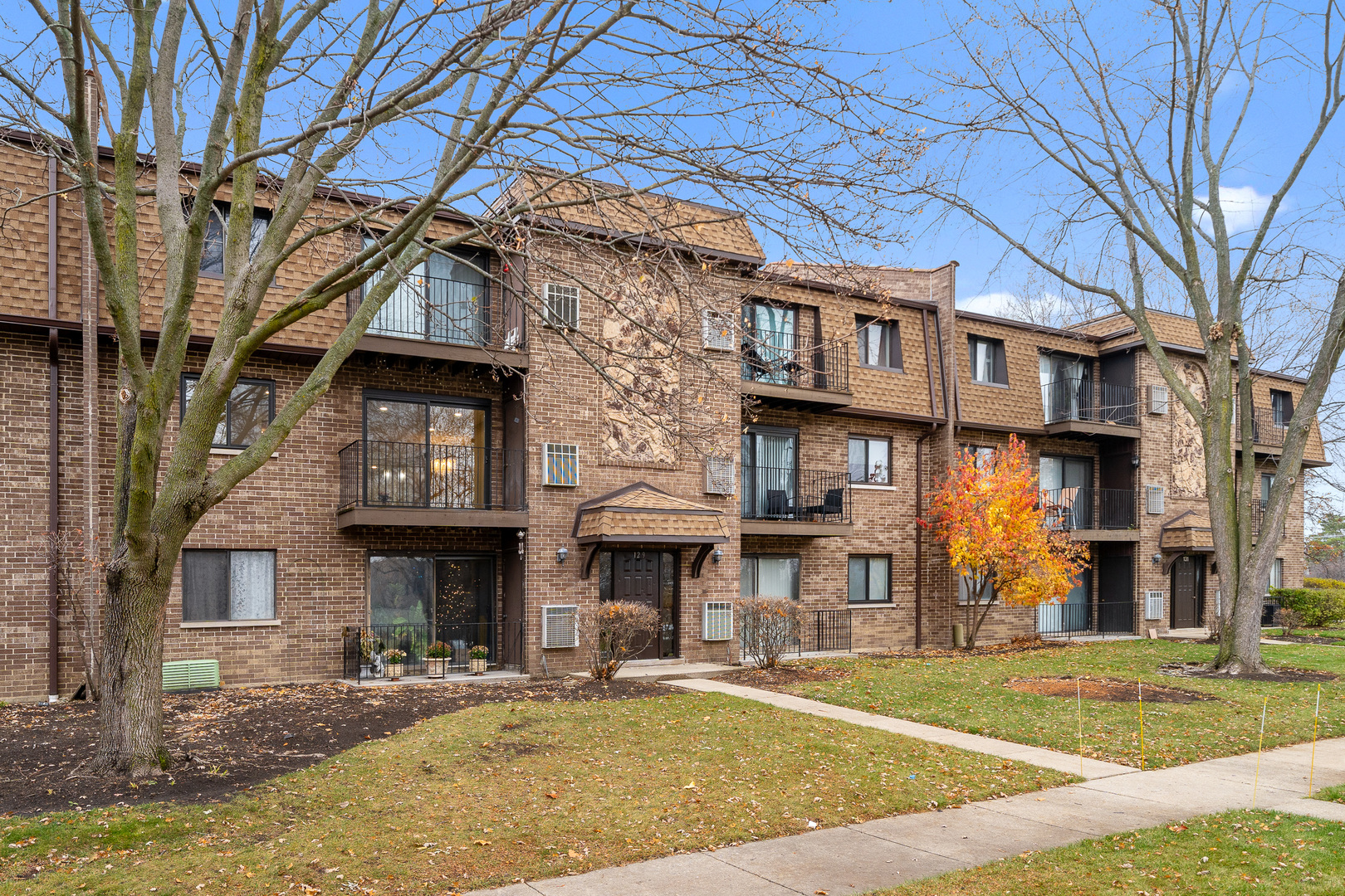 129 W Brandon Court #23, Palatine, IL 60067