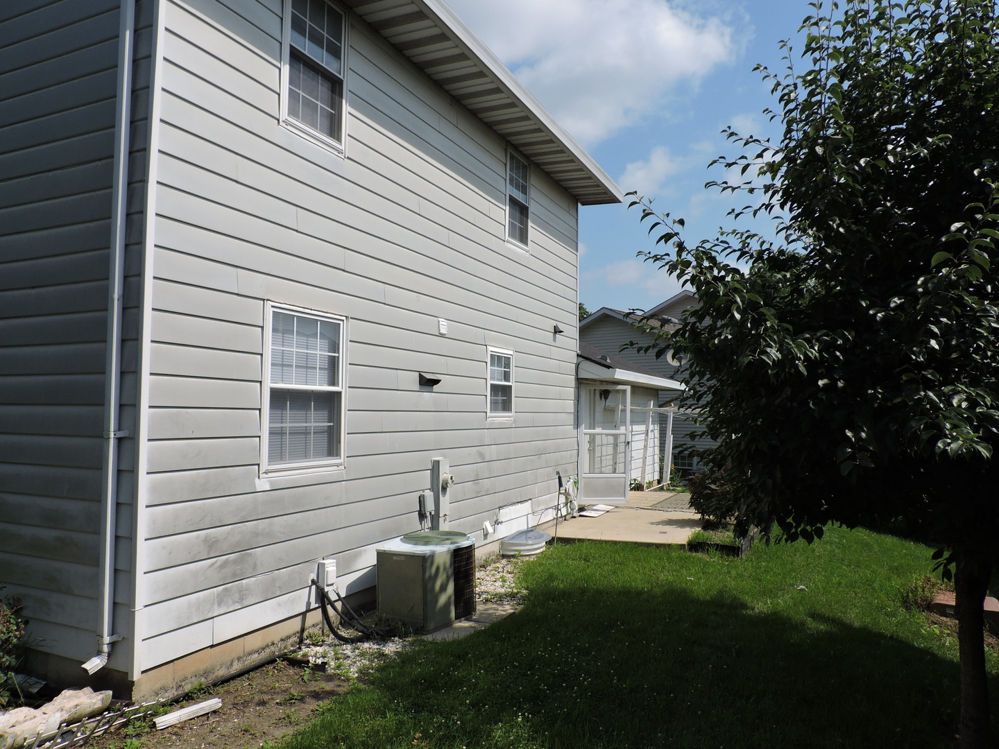 407 BEECHWOOD Drive, Westmont, IL 60559