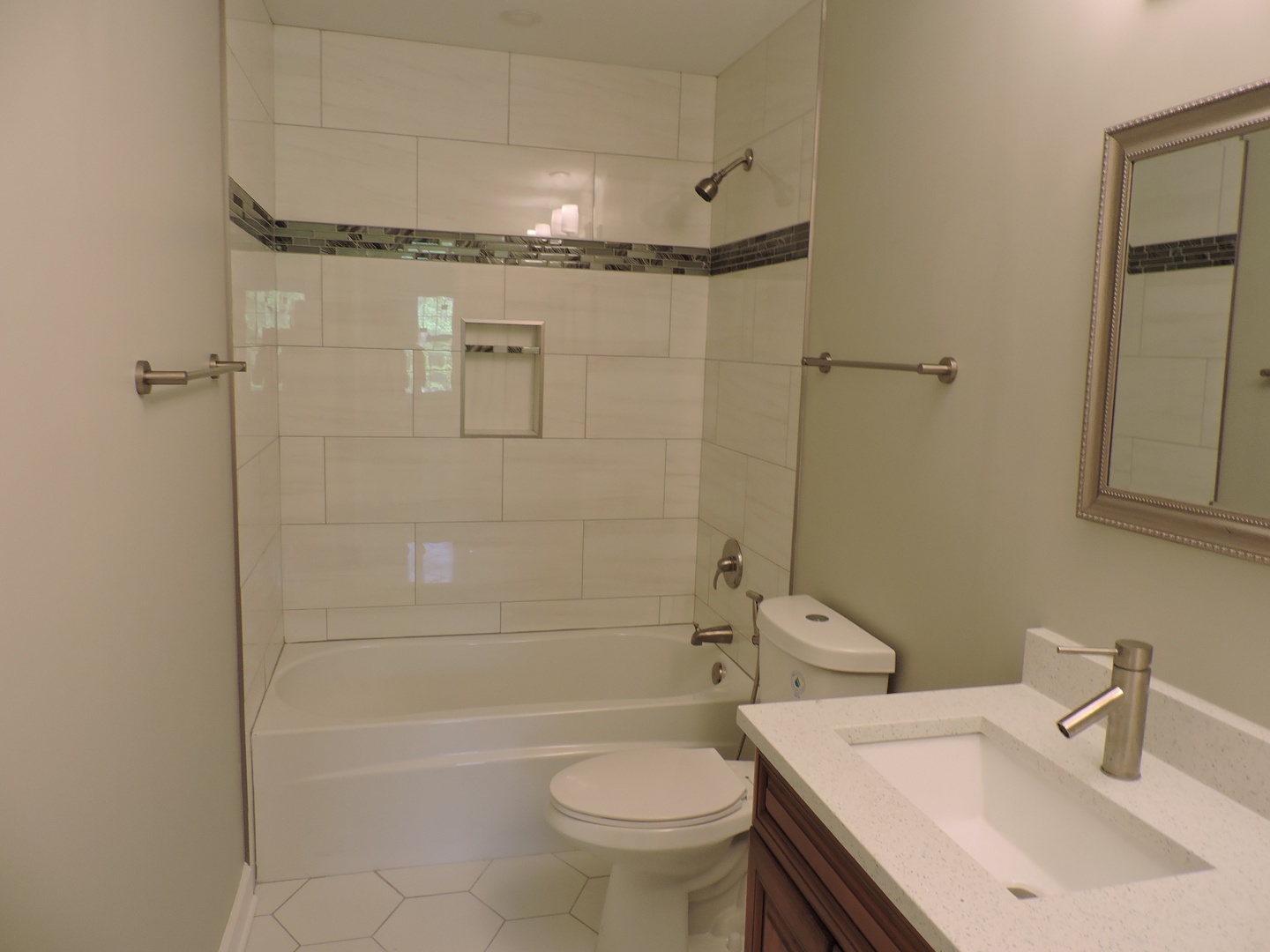 407 BEECHWOOD Drive, Westmont, IL 60559