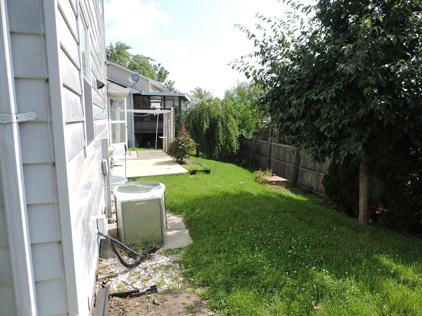 407 BEECHWOOD Drive, Westmont, IL 60559