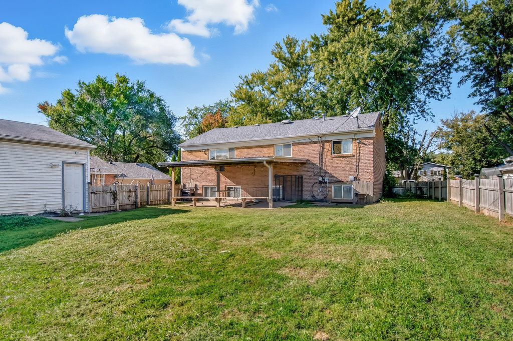 208 S Pinecrest Road, Bolingbrook, IL 60440