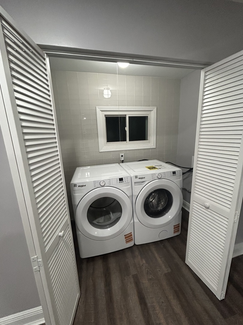 616 Parkside Circle, Streamwood, IL 60107