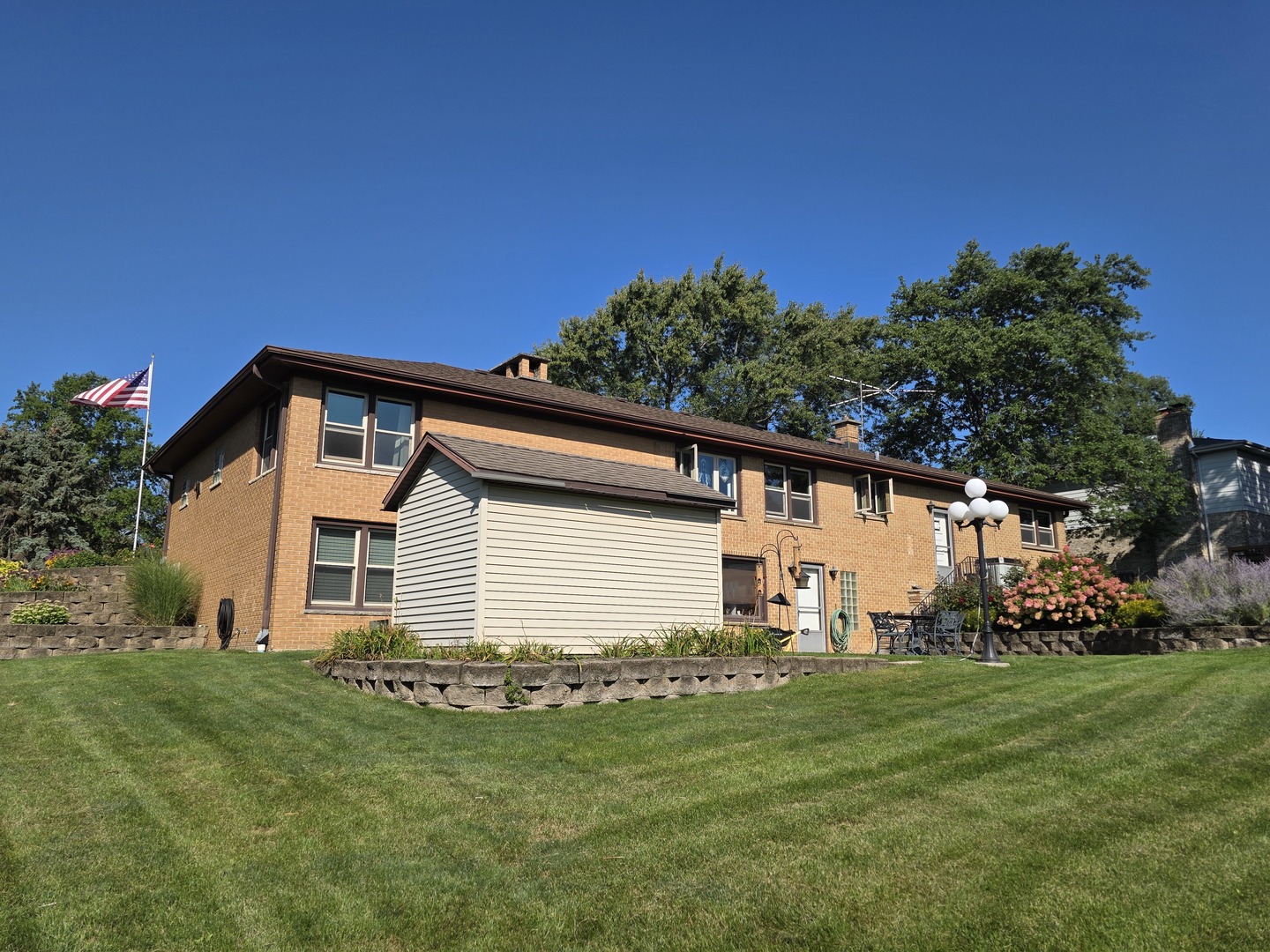 9255 S 86th Avenue, Hickory Hills, IL 60457