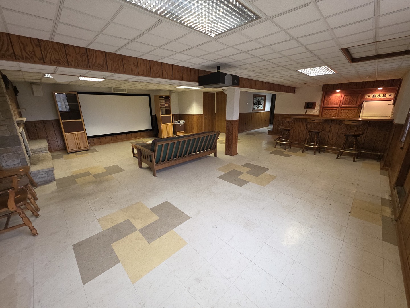 9255 S 86th Avenue, Hickory Hills, IL 60457