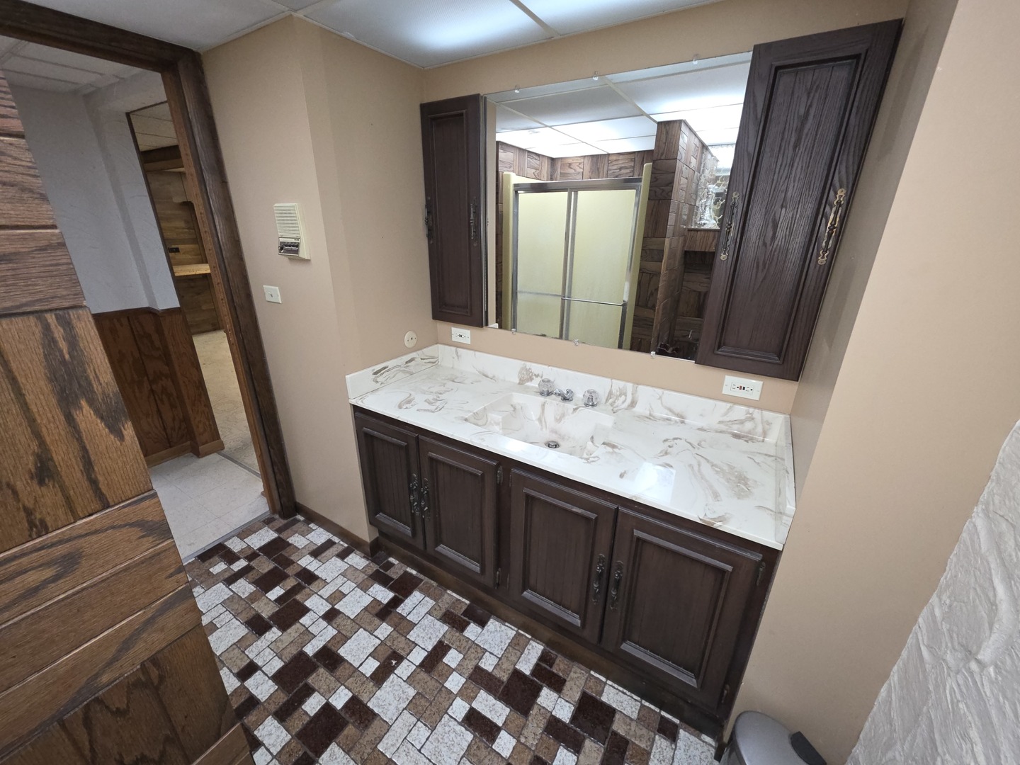 9255 S 86th Avenue, Hickory Hills, IL 60457