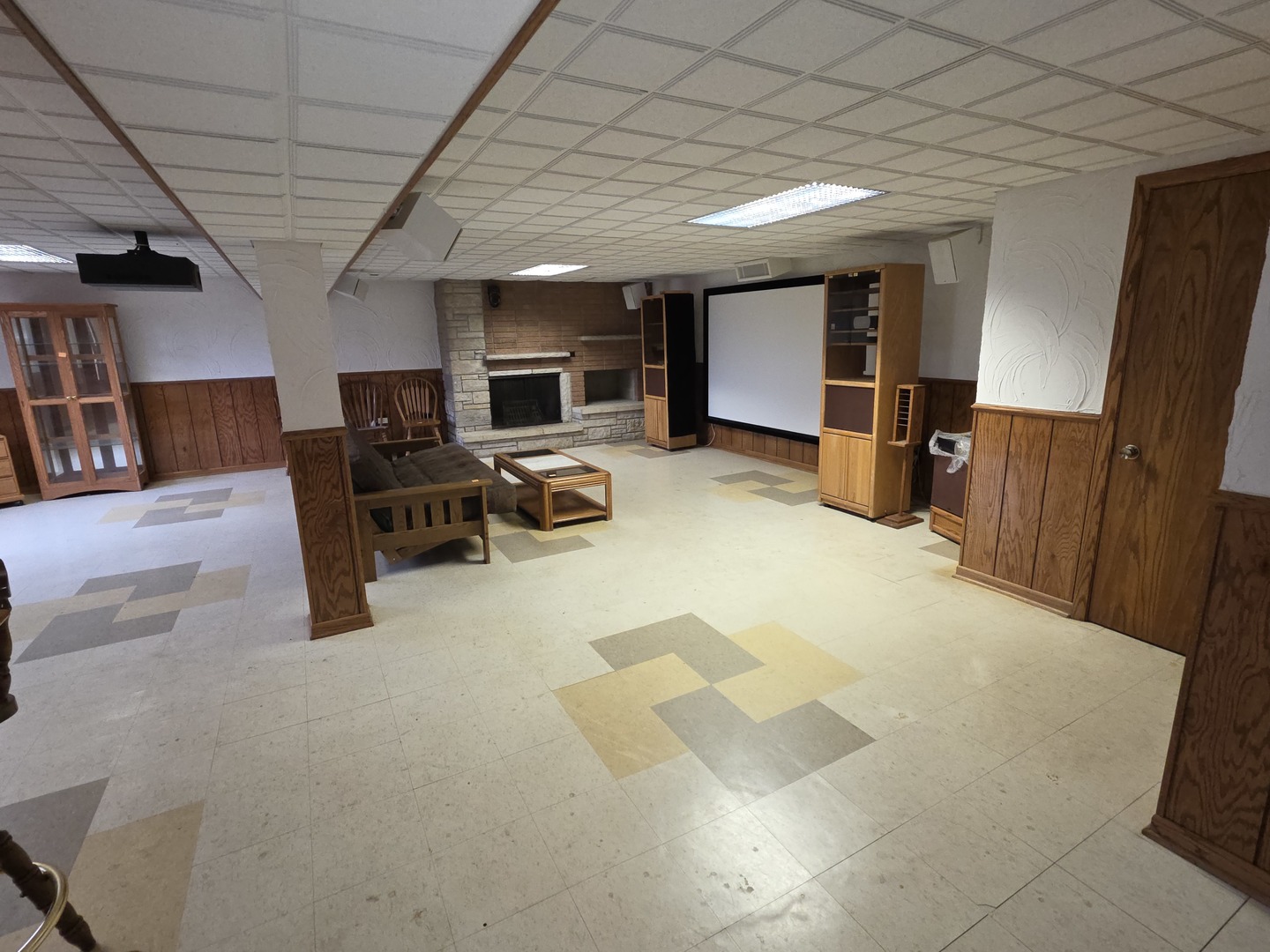 9255 S 86th Avenue, Hickory Hills, IL 60457