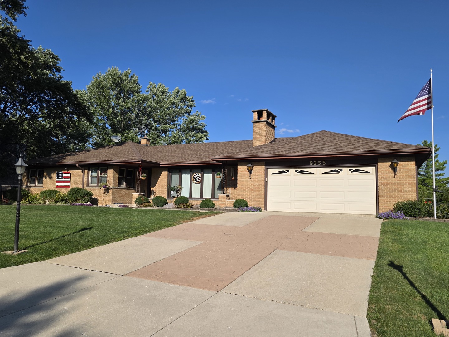 9255 S 86th Avenue, Hickory Hills, IL 60457