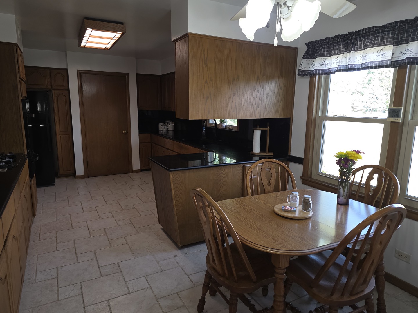 9255 S 86th Avenue, Hickory Hills, IL 60457