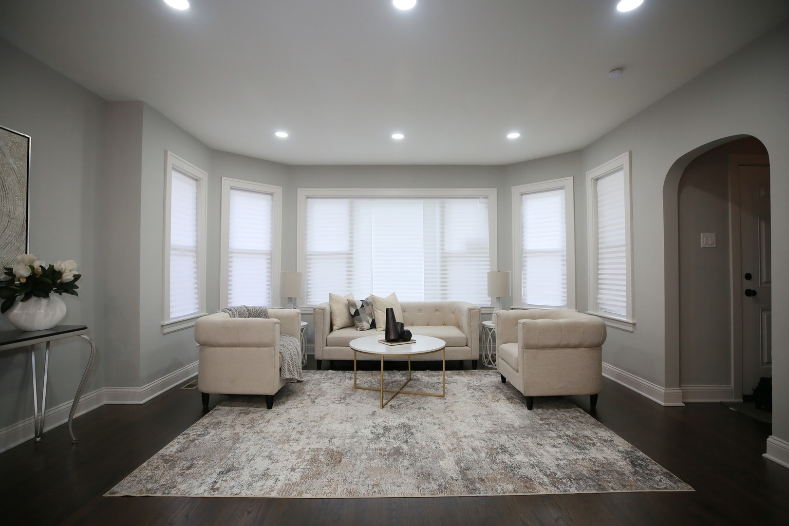 3031 N Marmora Avenue, Chicago, IL 60634