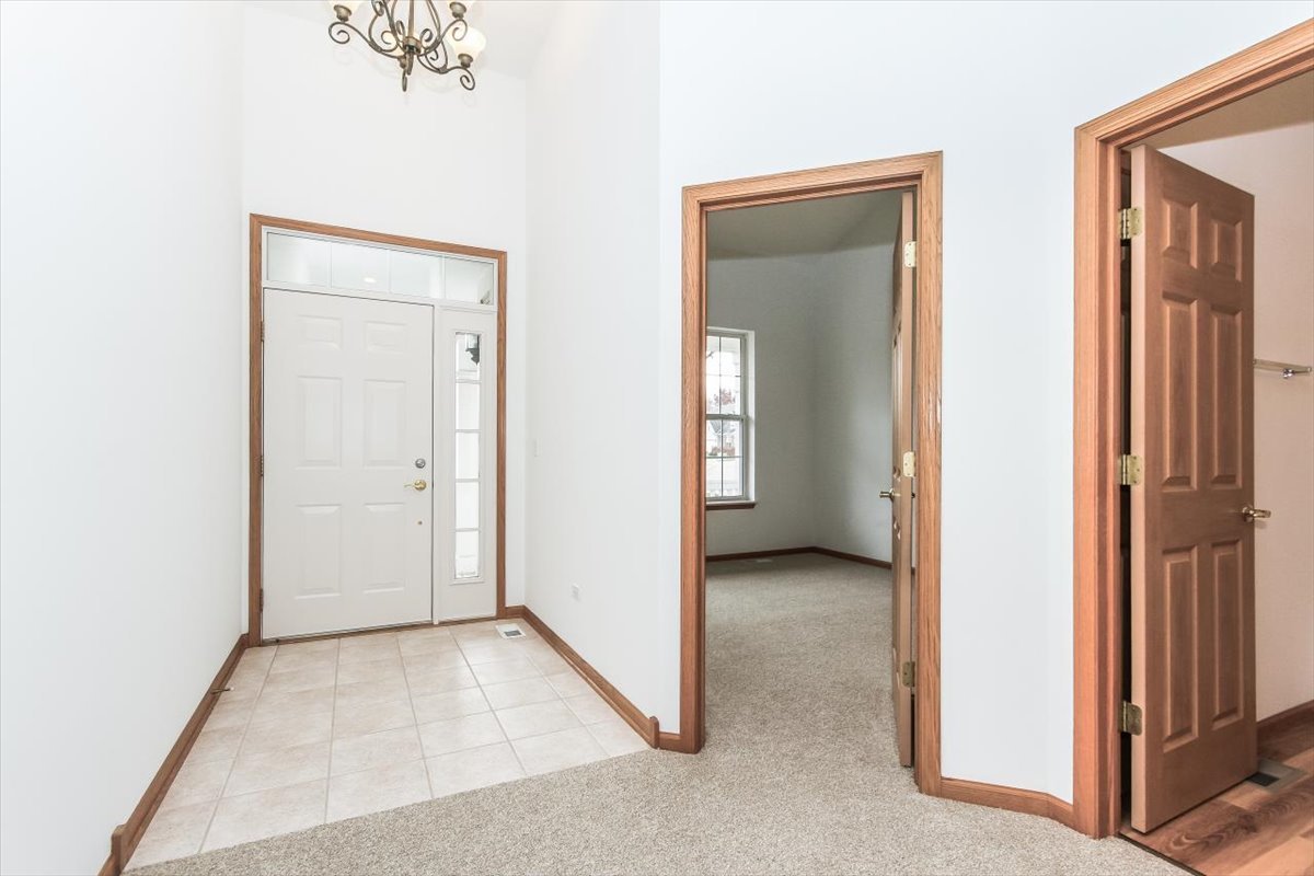 202 Braeburn Circle, Sugar Grove, IL 60554