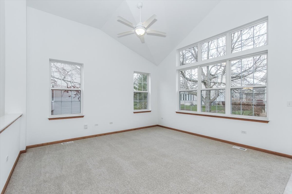 202 Braeburn Circle, Sugar Grove, IL 60554