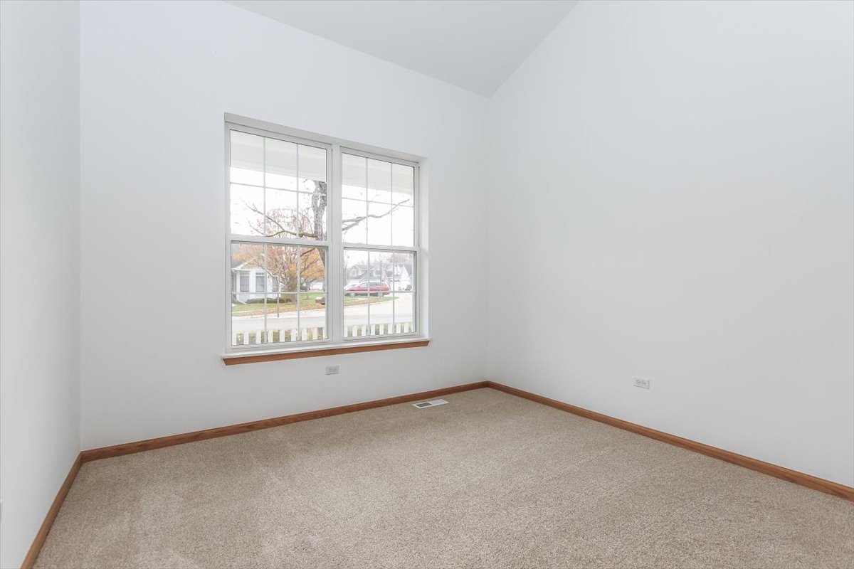 202 Braeburn Circle, Sugar Grove, IL 60554