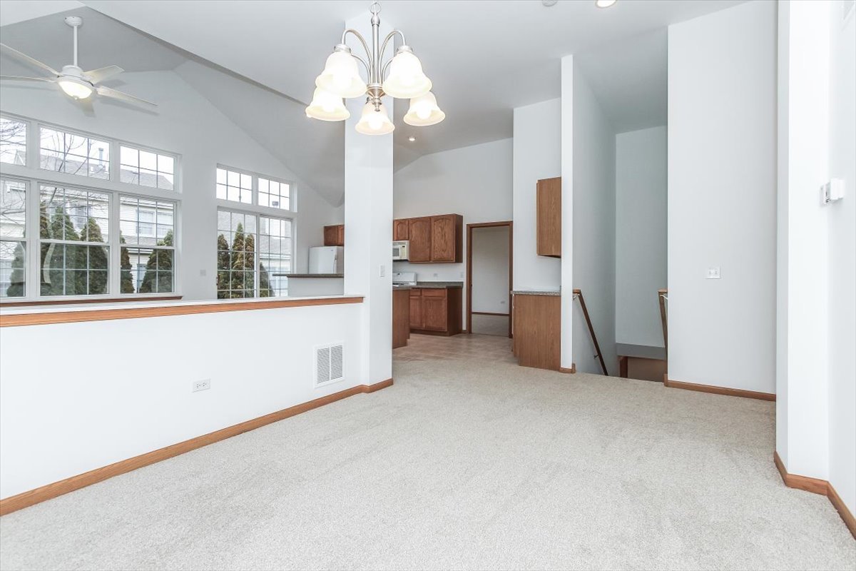 202 Braeburn Circle, Sugar Grove, IL 60554