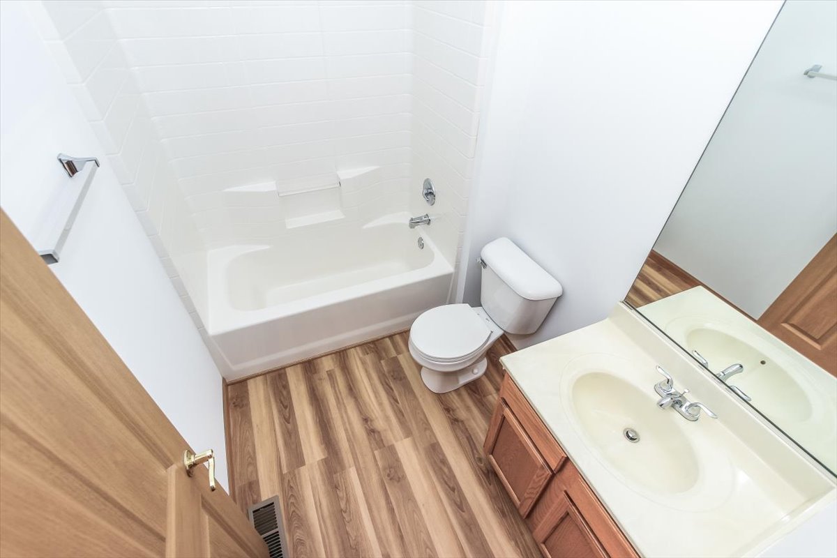 202 Braeburn Circle, Sugar Grove, IL 60554