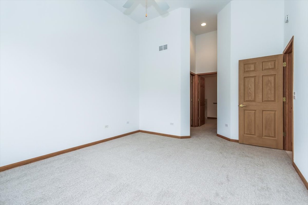 202 Braeburn Circle, Sugar Grove, IL 60554