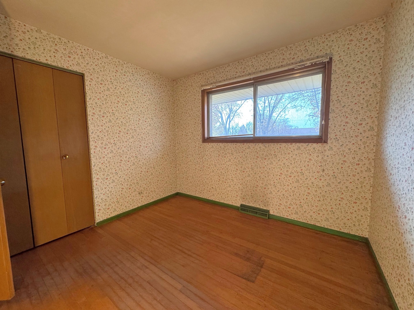 761 Marshall Drive, Des Plaines, IL 60016