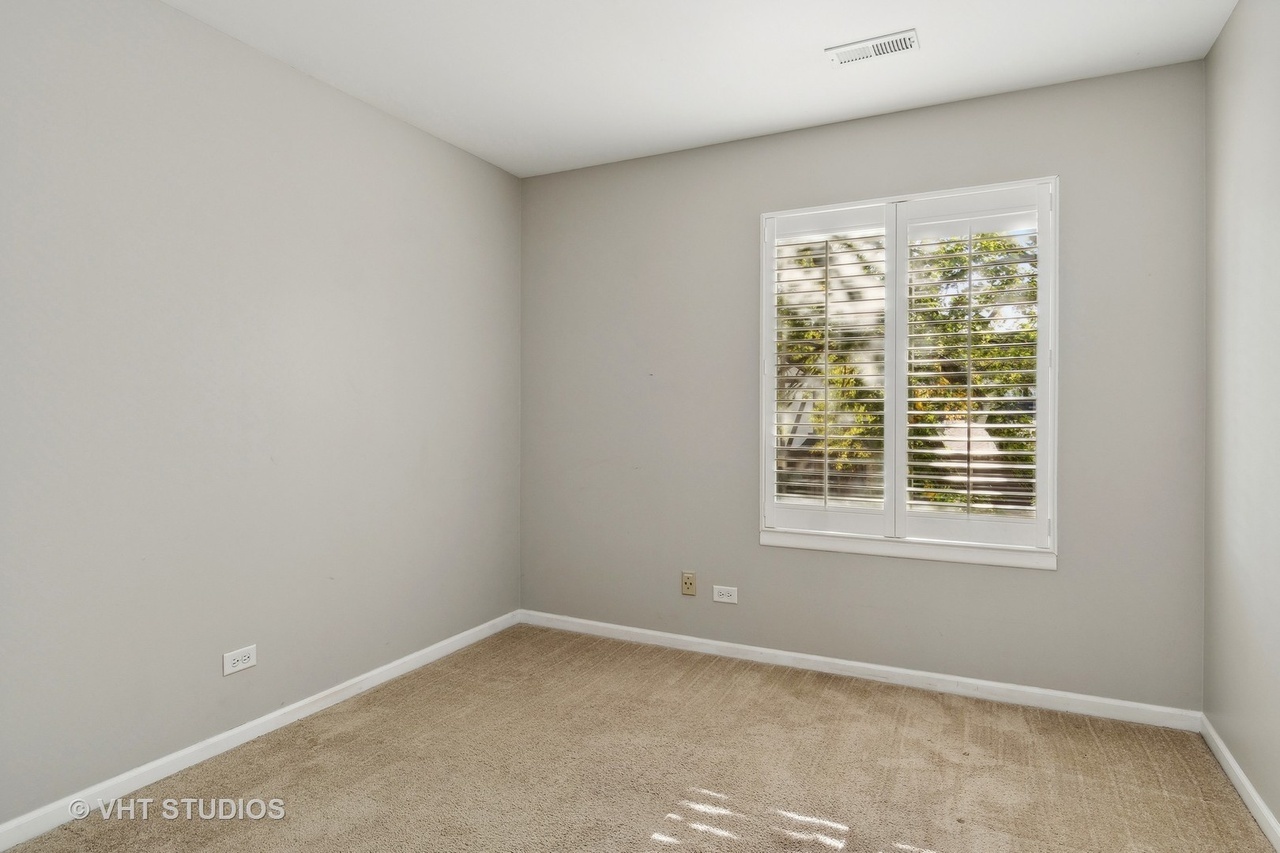 375 Springlake Lane #C, Aurora, IL 60504