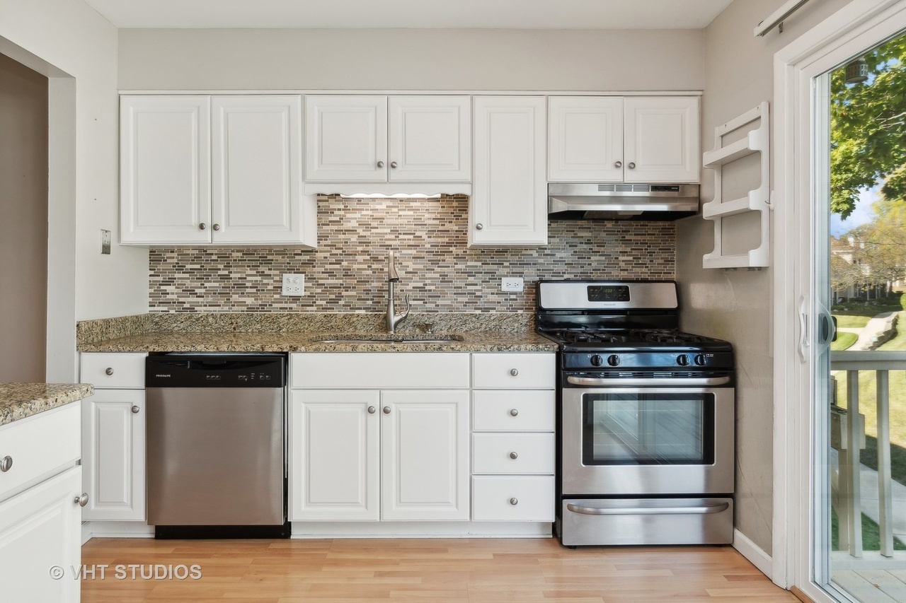 375 Springlake Lane #C, Aurora, IL 60504