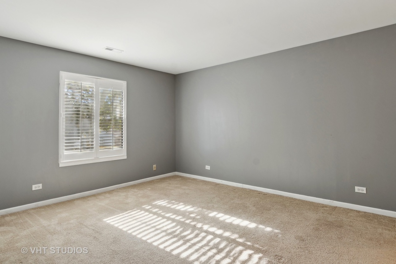 375 Springlake Lane #C, Aurora, IL 60504