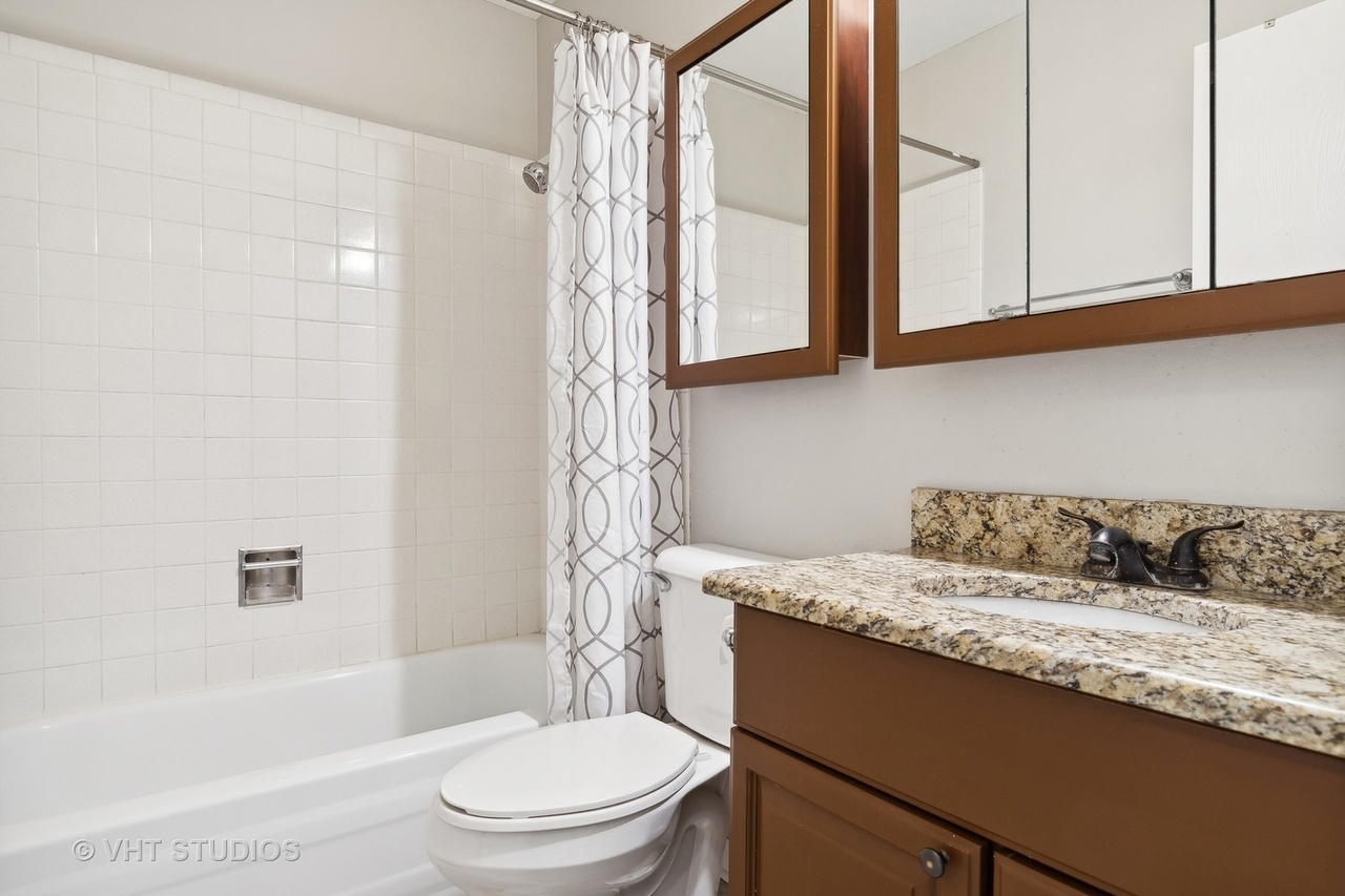 375 Springlake Lane #C, Aurora, IL 60504