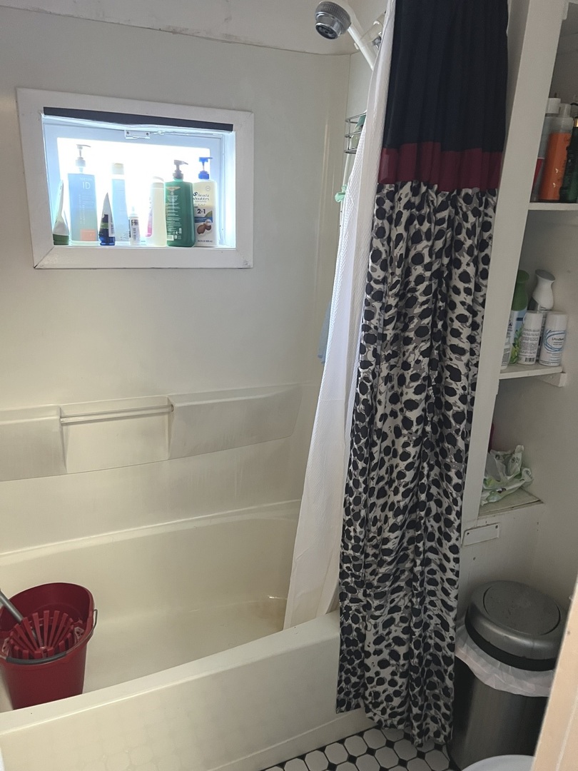 2825 N Moody Avenue, Chicago, IL 60634