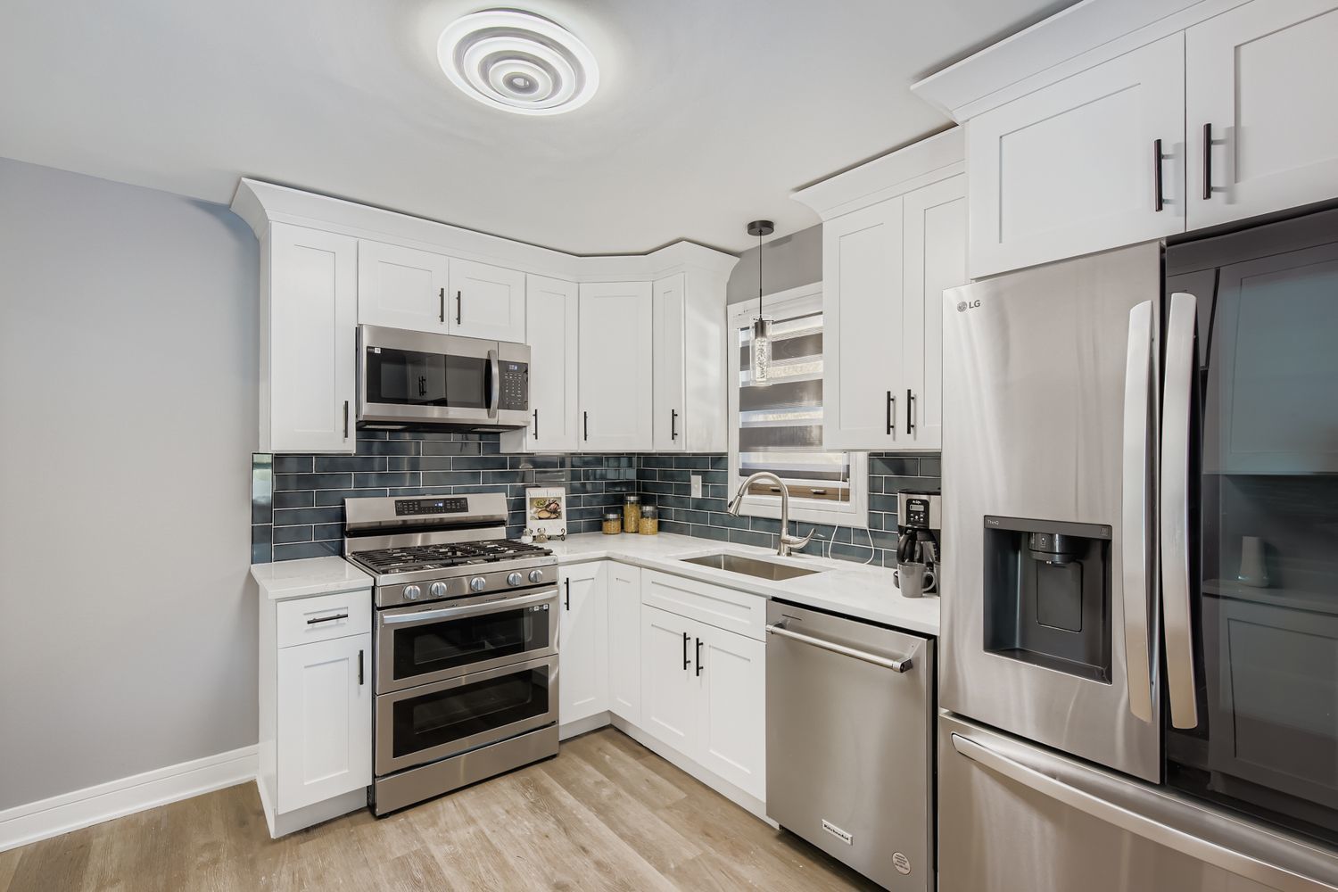 8841 S Utica Street, Evergreen Park, IL 60805