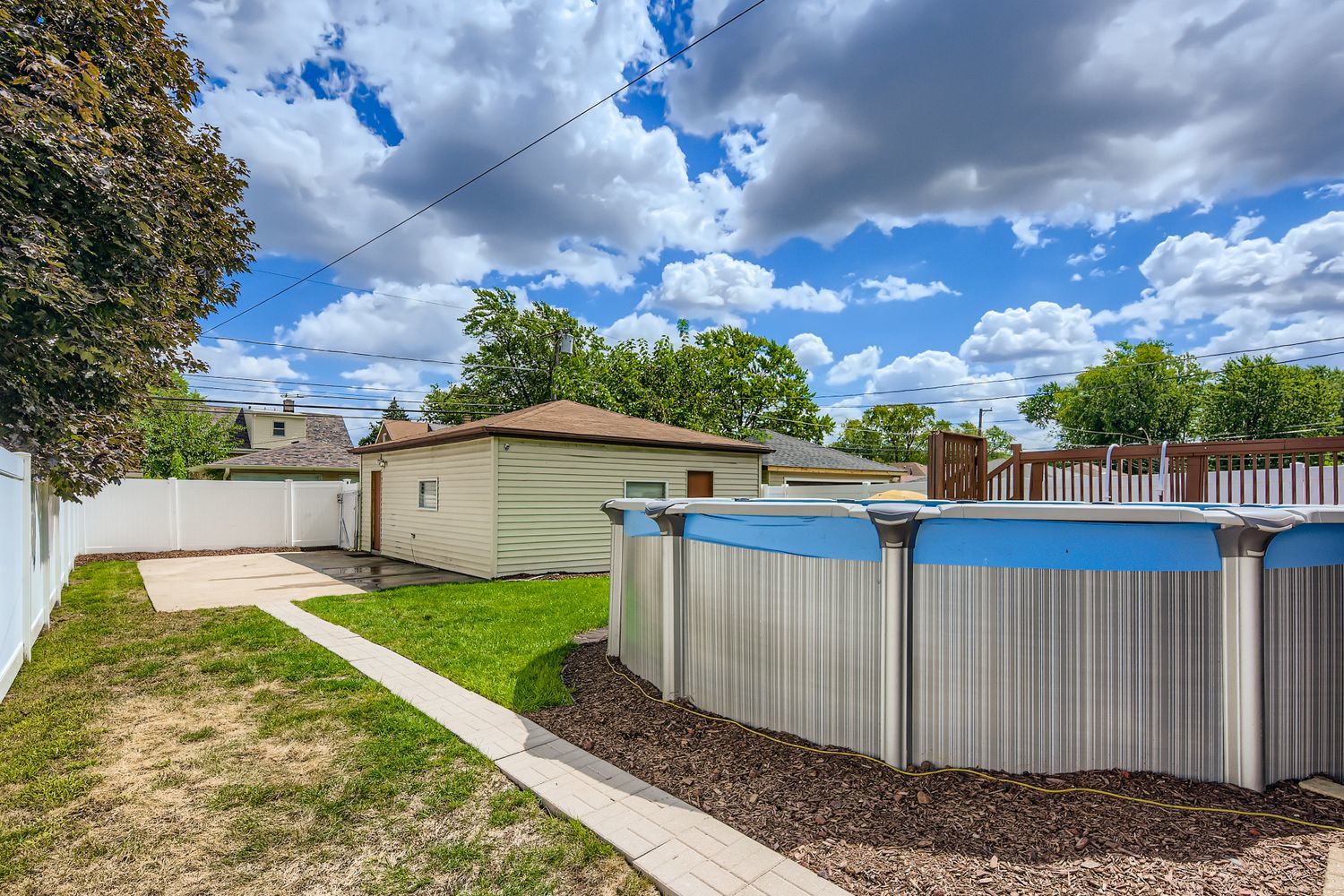 8841 S Utica Street, Evergreen Park, IL 60805