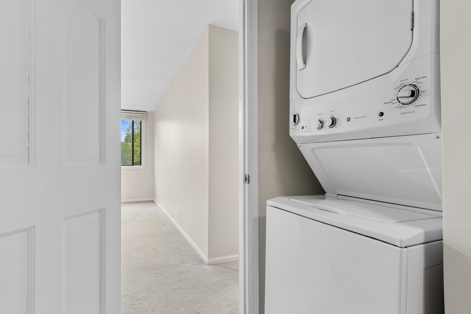 460 Raintree Court #2N, Glen Ellyn, IL 60137