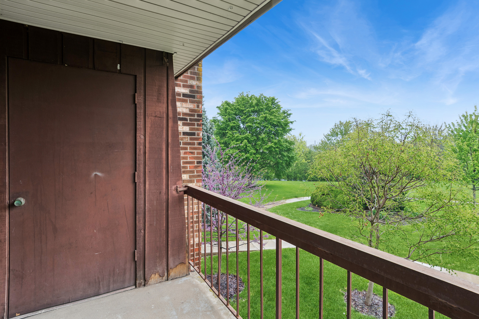 460 Raintree Court #2N, Glen Ellyn, IL 60137