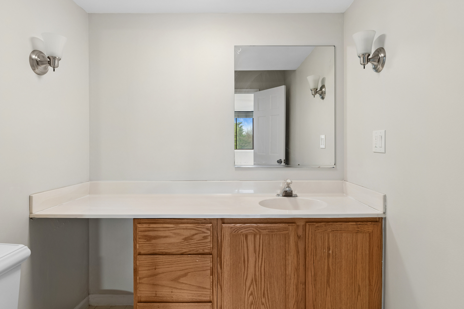 460 Raintree Court #2N, Glen Ellyn, IL 60137