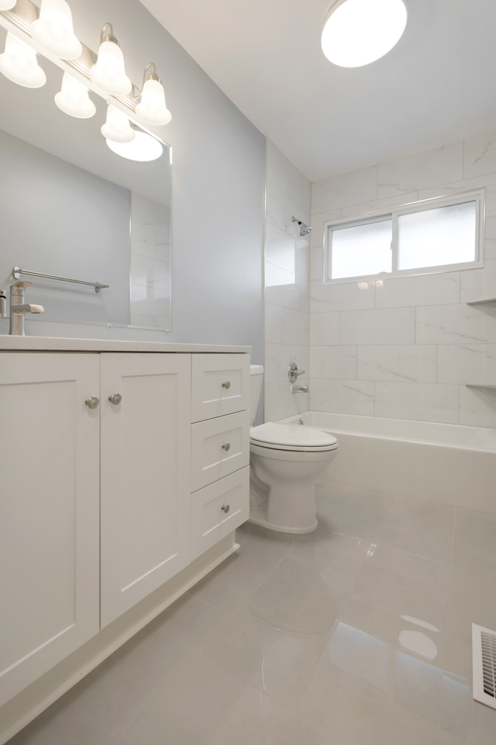 Elk Grove Village, IL 60007